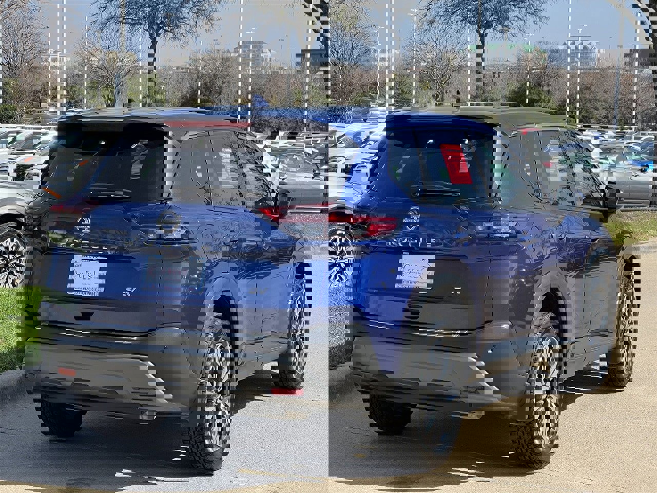 Certified 2022 Nissan Rogue SV image 4