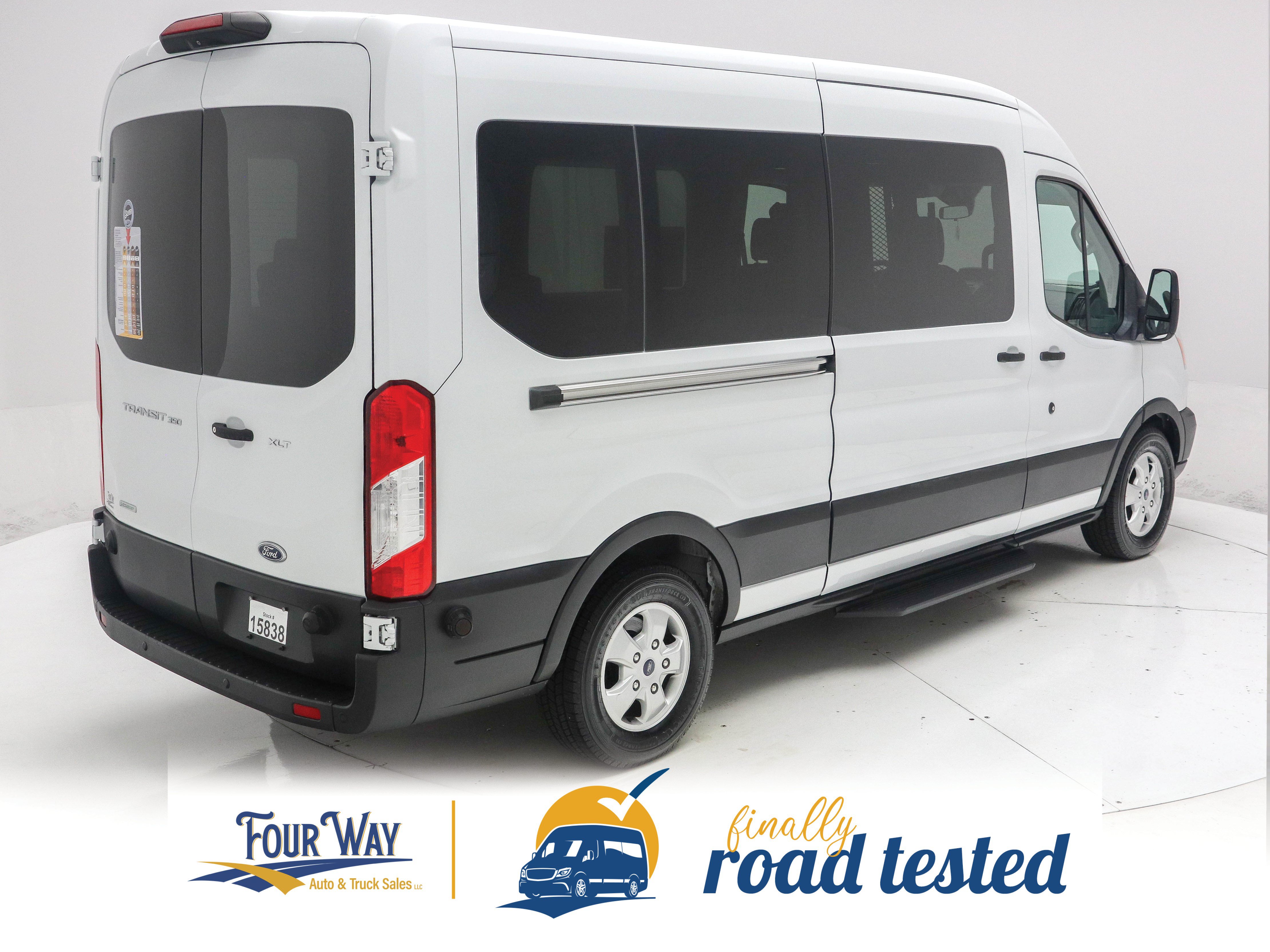 Used 2019 Ford Transit 350 XLT RWD image 5