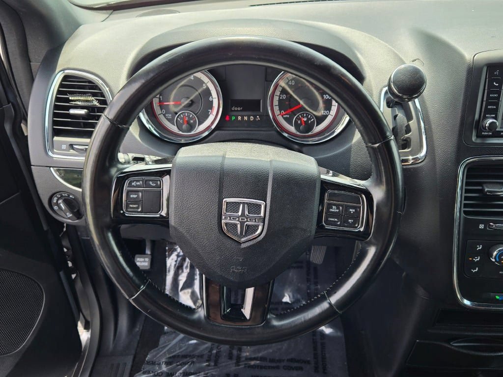 Used 2020 Dodge Grand Caravan SE FWD image 30