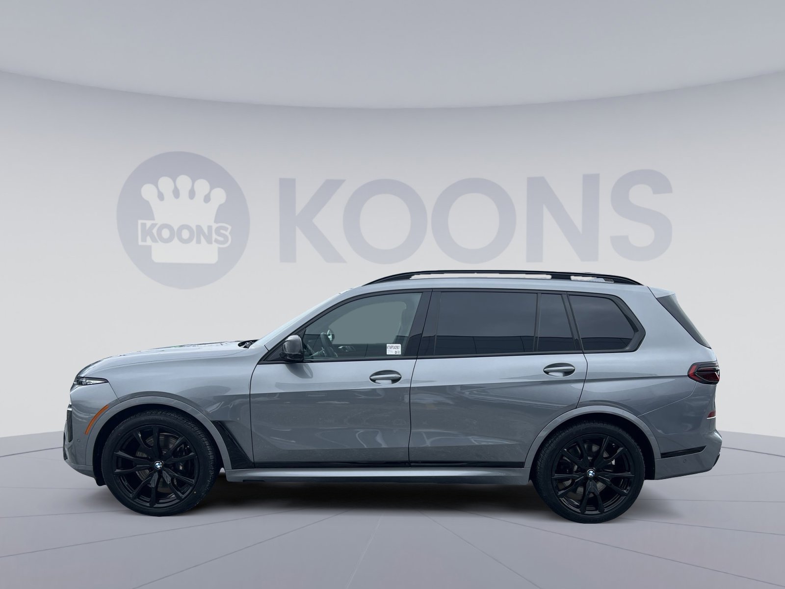 Used 2024 BMW X7 M60i w/ Executive Package image 2