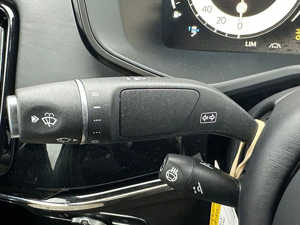 New 2026 Aston Martin DBX S image 23