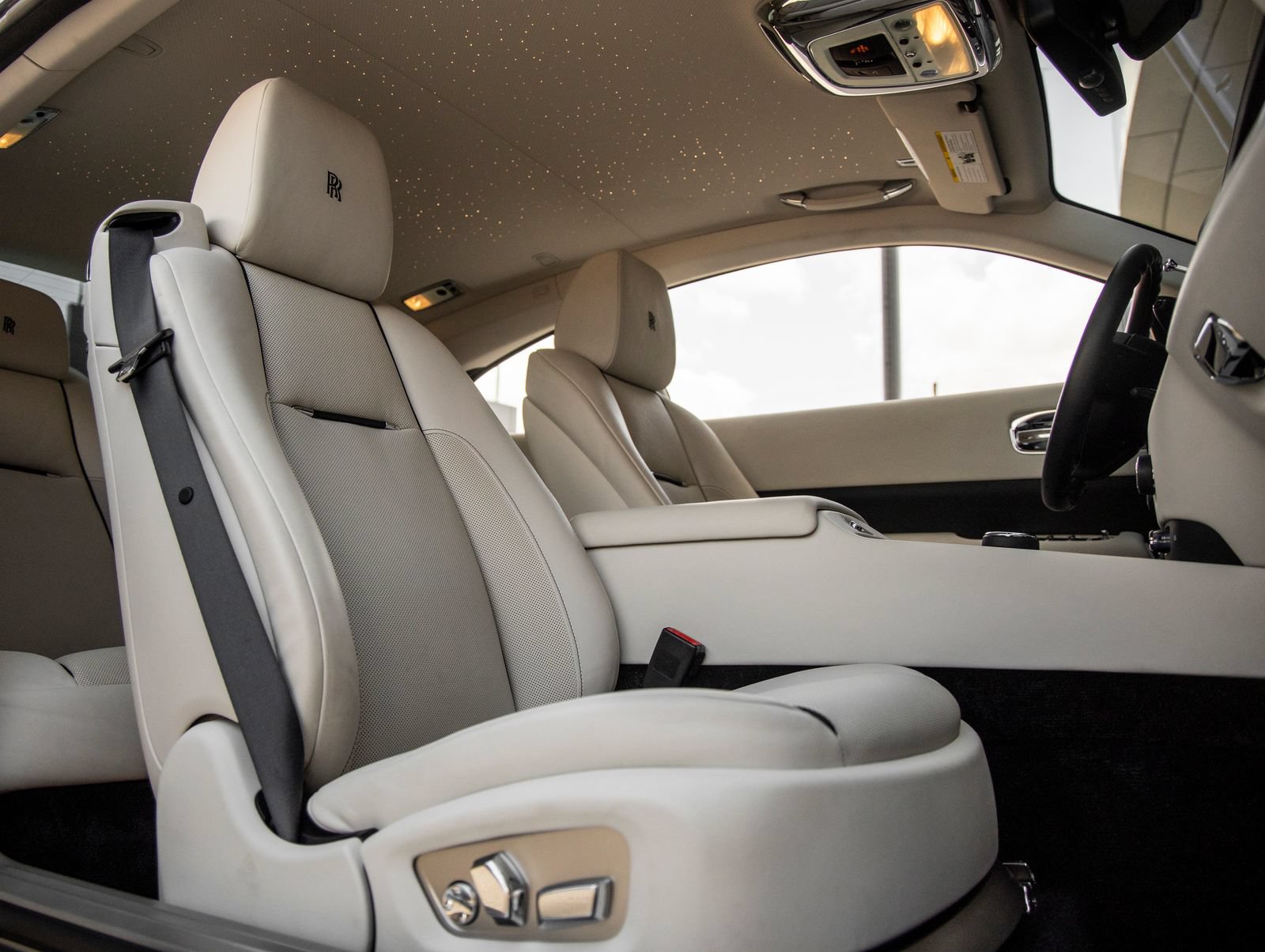 Used 2018 Rolls-Royce Wraith RWD image 44