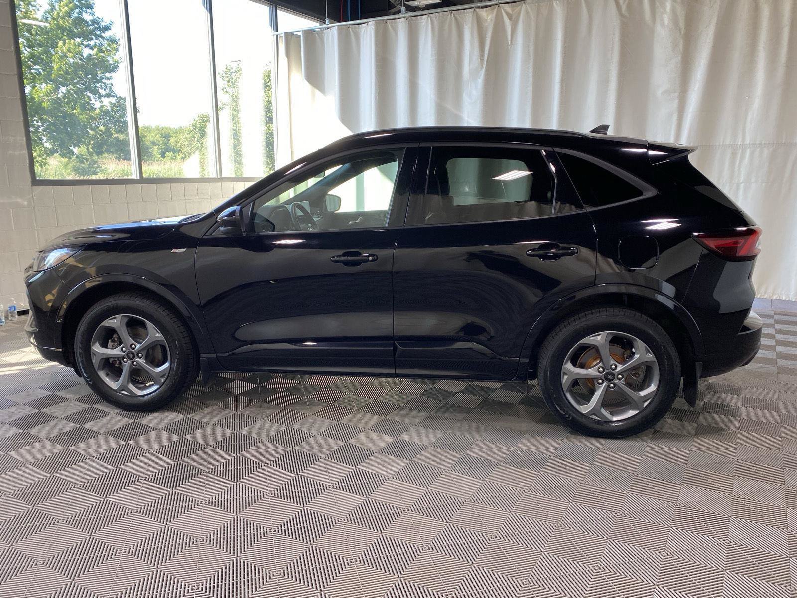 Used 2023 Ford Escape ST-Line Select w/ Tech Pack #2 AWD/4WD image 5