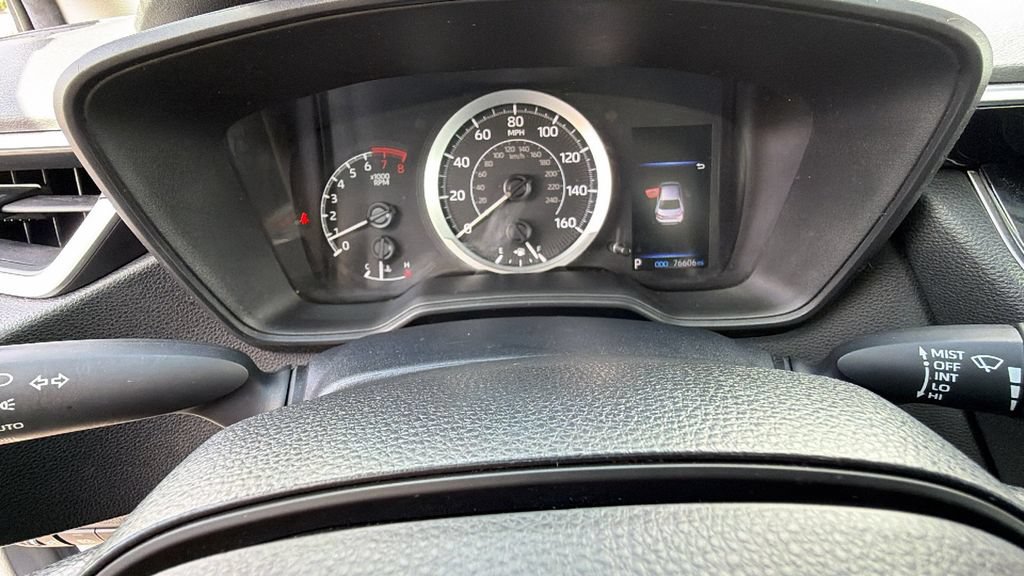 Used 2022 Toyota Corolla LE FWD image 21