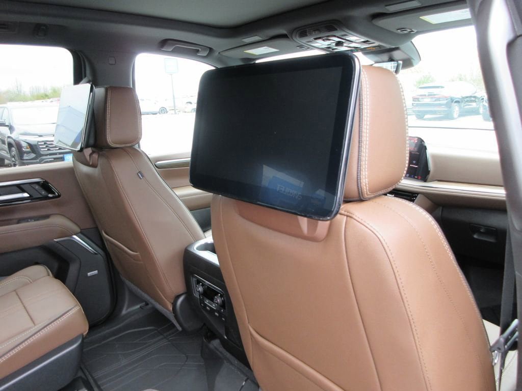 New 2026 Chevrolet Suburban High Country image 21
