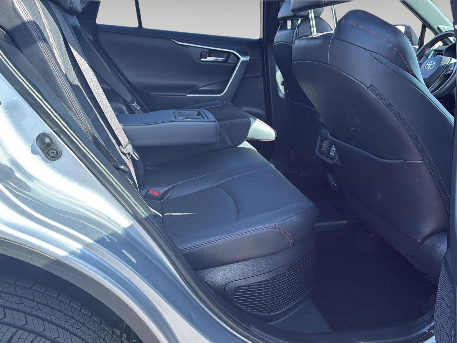 Used 2022 Toyota RAV4 XSE w/ Premium Package image 11