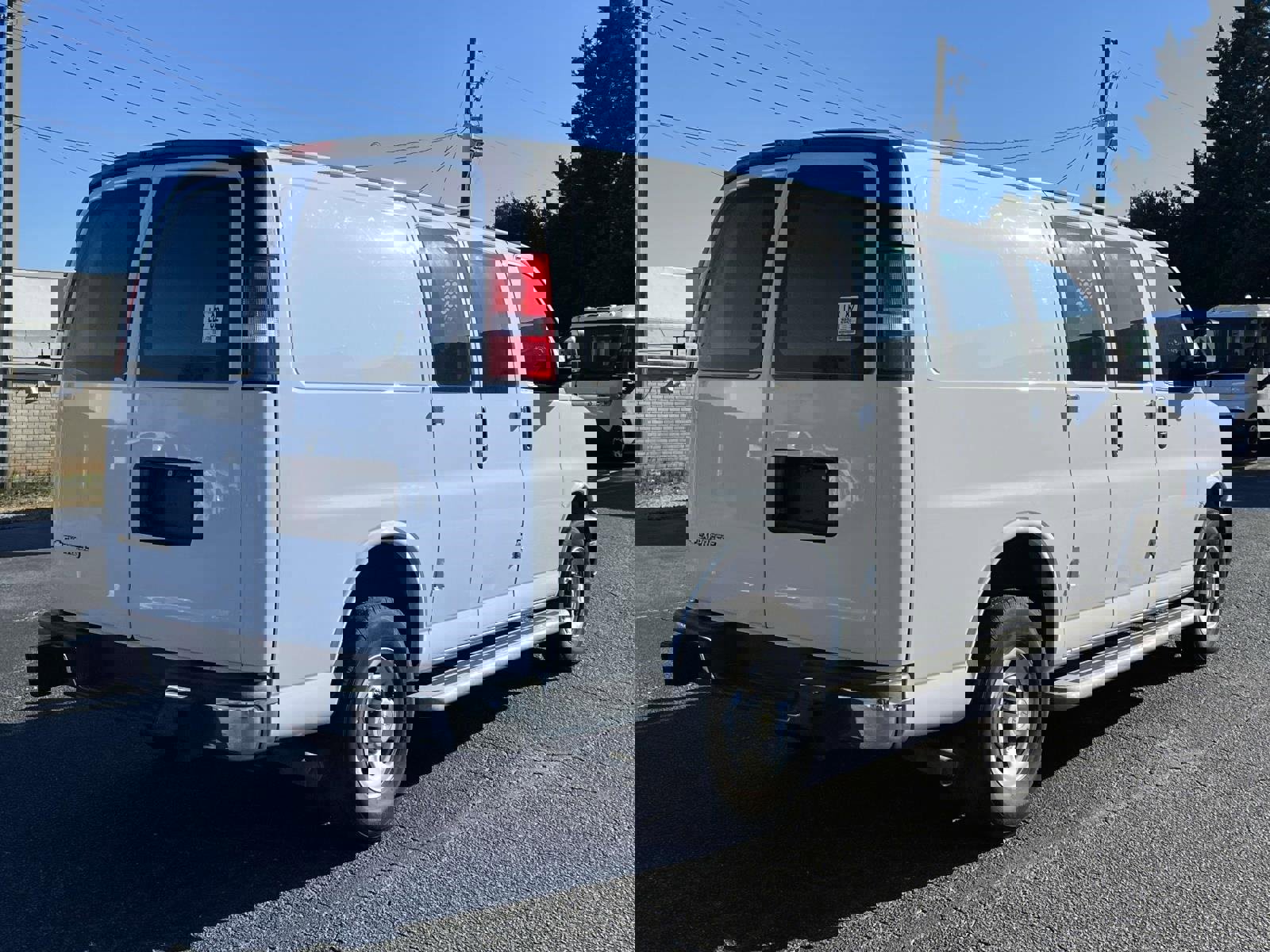 Used 2024 Chevrolet Express 2500 w/ Driver Convenience Package image 3