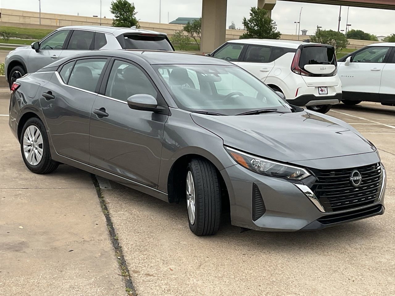 Used 2025 Nissan Sentra S image 4