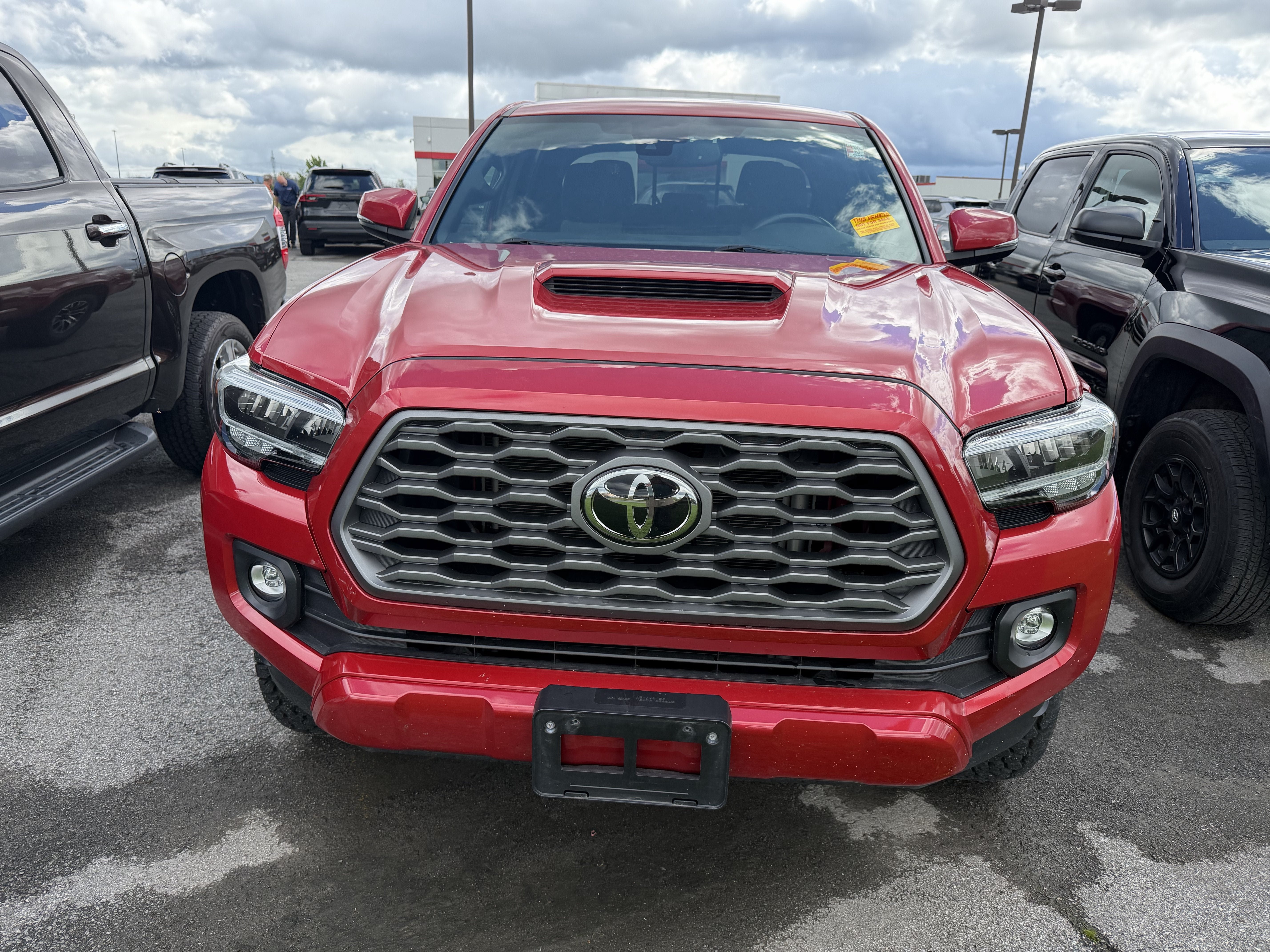 Used 2023 Toyota Tacoma TRD Sport AWD/4WD image 3