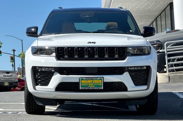 New 2026 Jeep Grand Cherokee L Summit AWD/4WD image 6