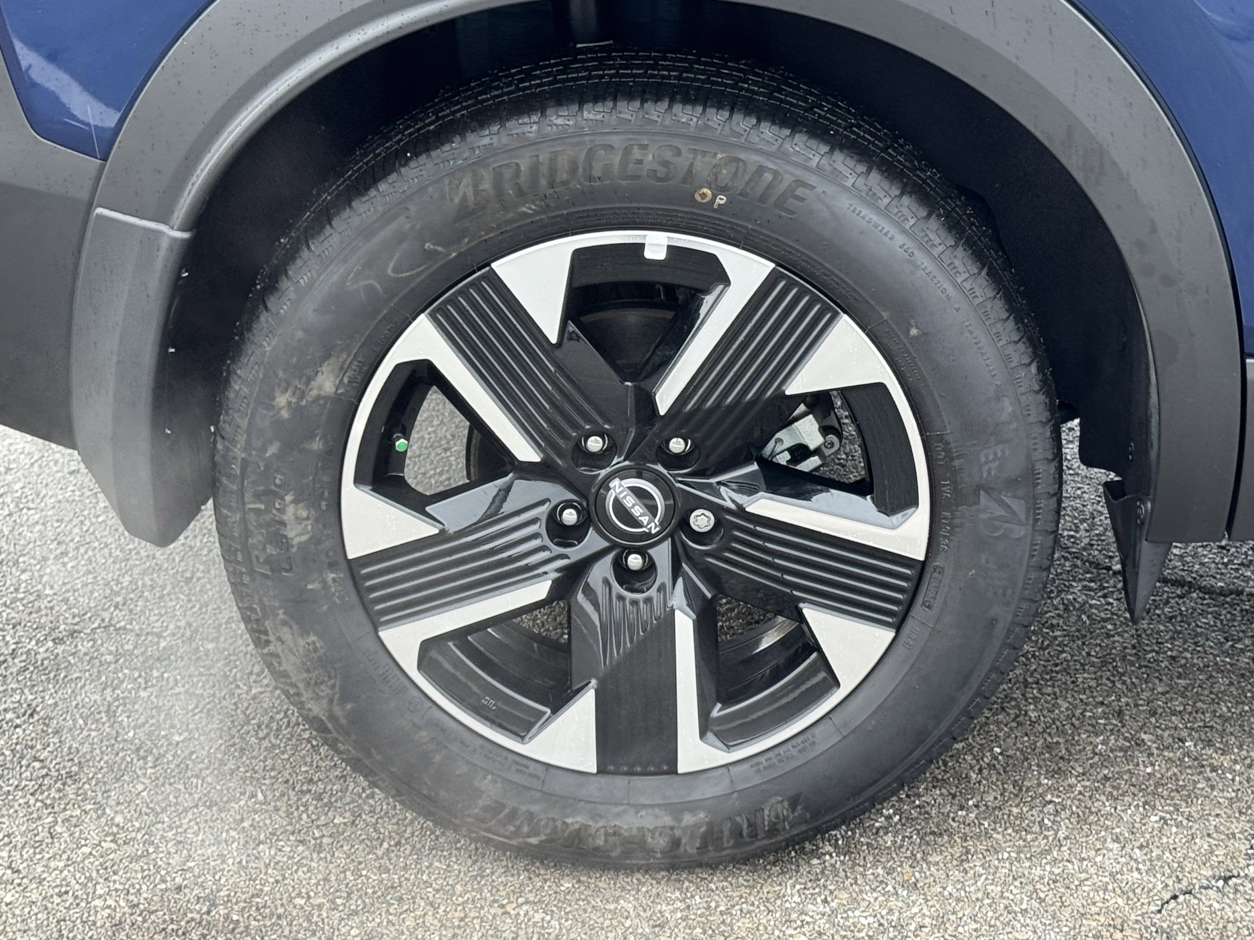 Used 2025 Nissan Kicks SV image 36