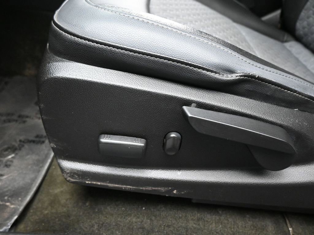 Used 2017 Chevrolet Colorado Z71 image 11