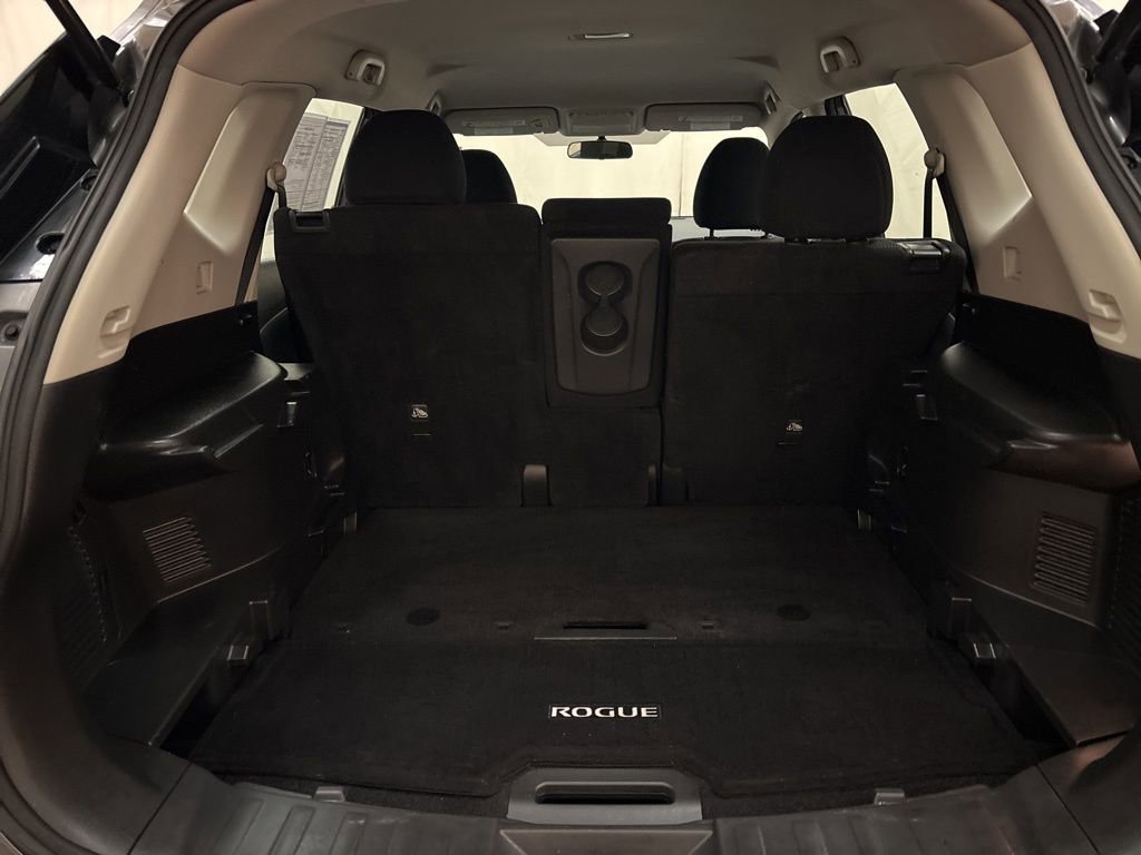 Used 2016 Nissan Rogue S image 10