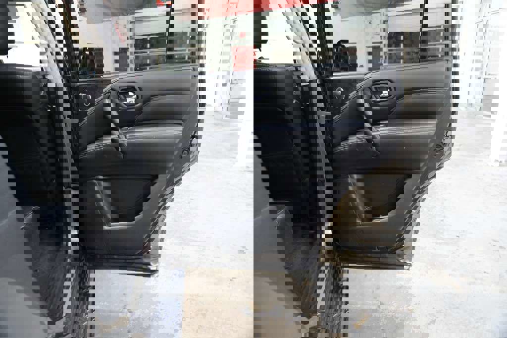 Used 2021 INFINITI QX80 Luxe image 27