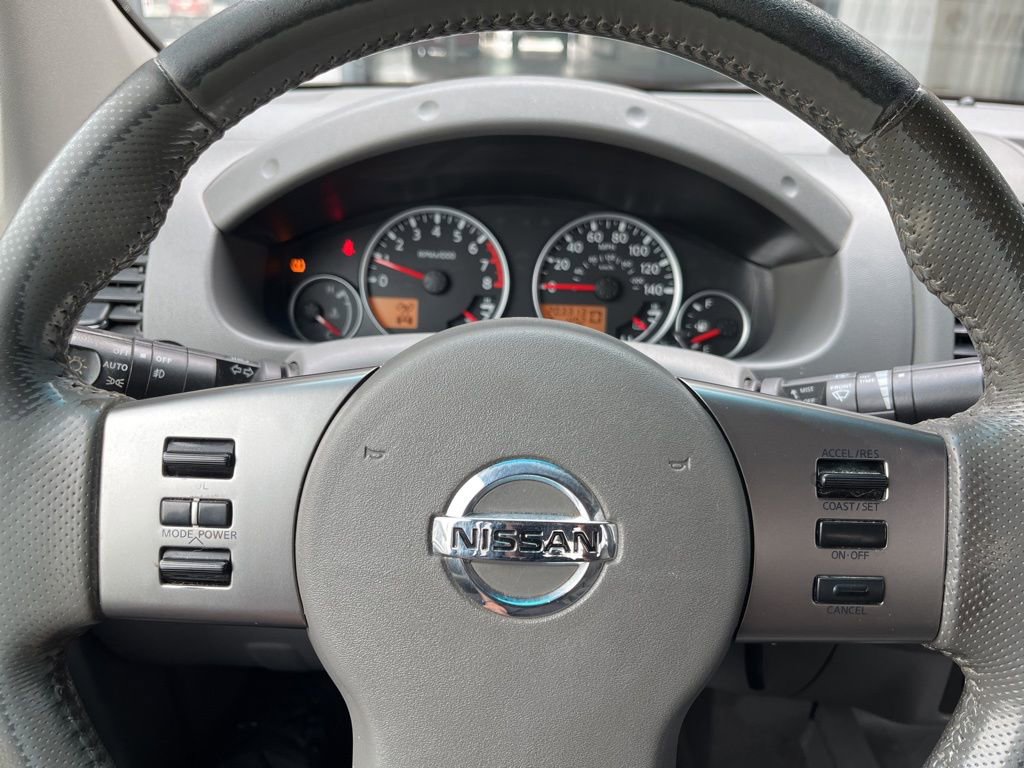 Used 2007 Nissan Frontier LE w/ Leather Pkg image 29