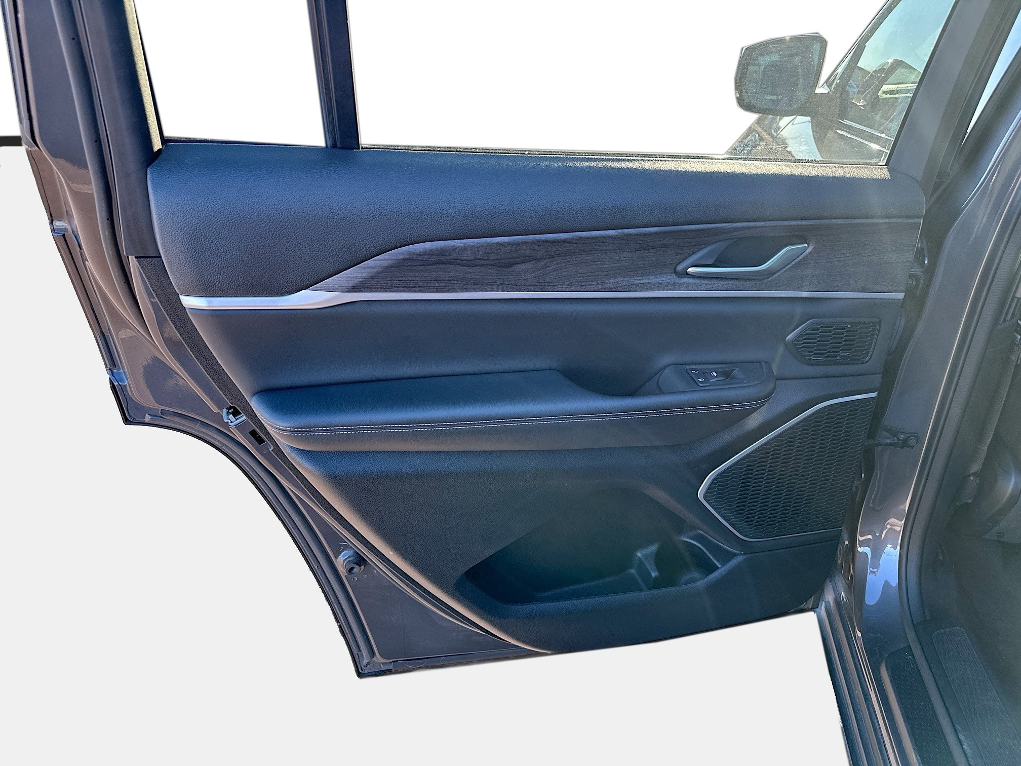 Used 2023 Jeep Grand Cherokee L Limited w/ Black Appearance Package image 26