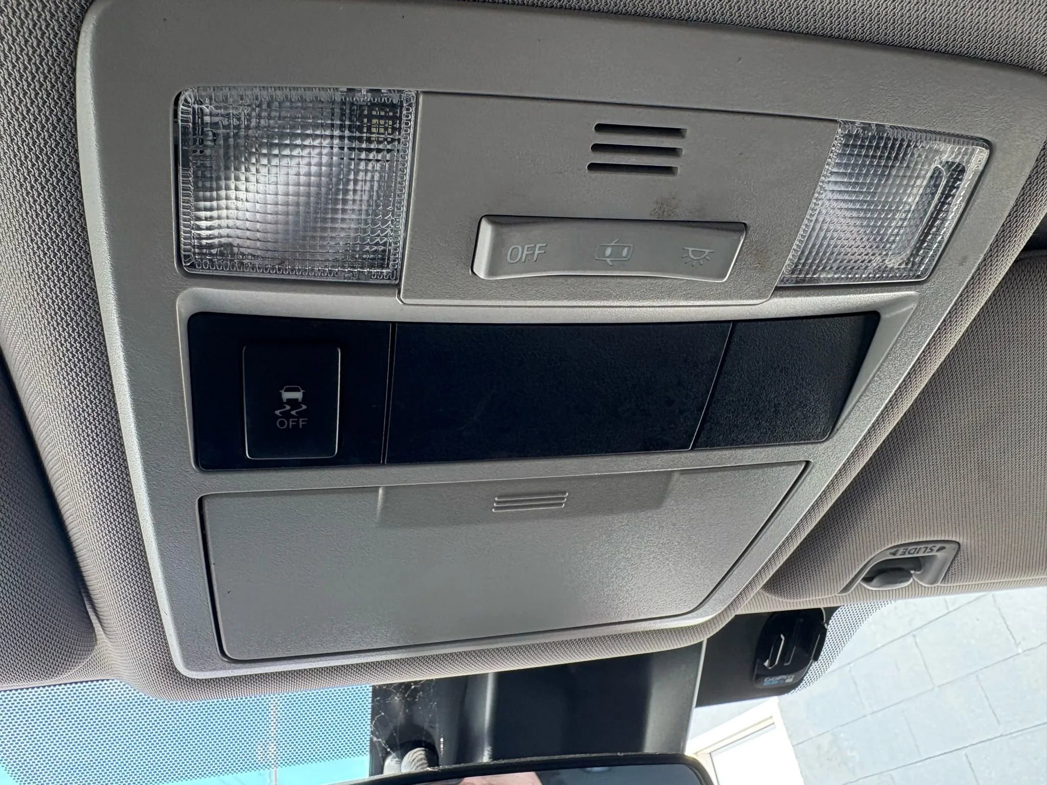 Used 2018 Toyota Tacoma SR5 w/ SR5 Appearance Package (SM) image 12