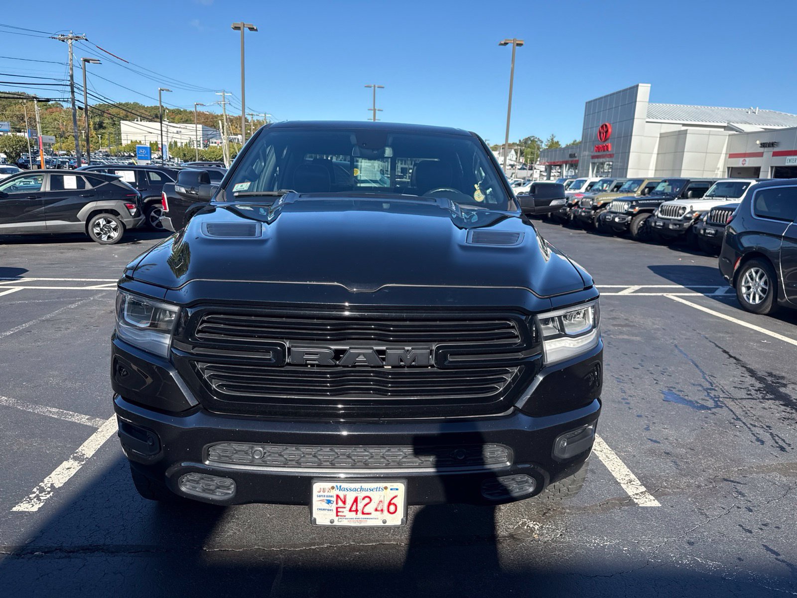 Used 2019 RAM 1500 Laramie AWD/4WD image 16