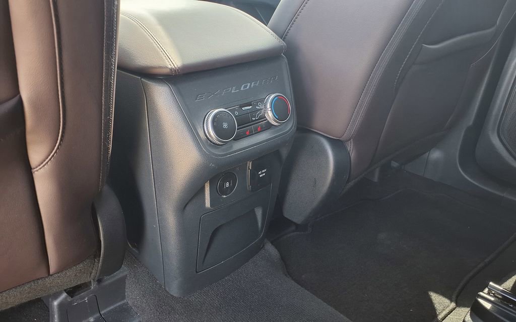 Used 2025 Ford Explorer Platinum w/ LUX Leather Package image 20