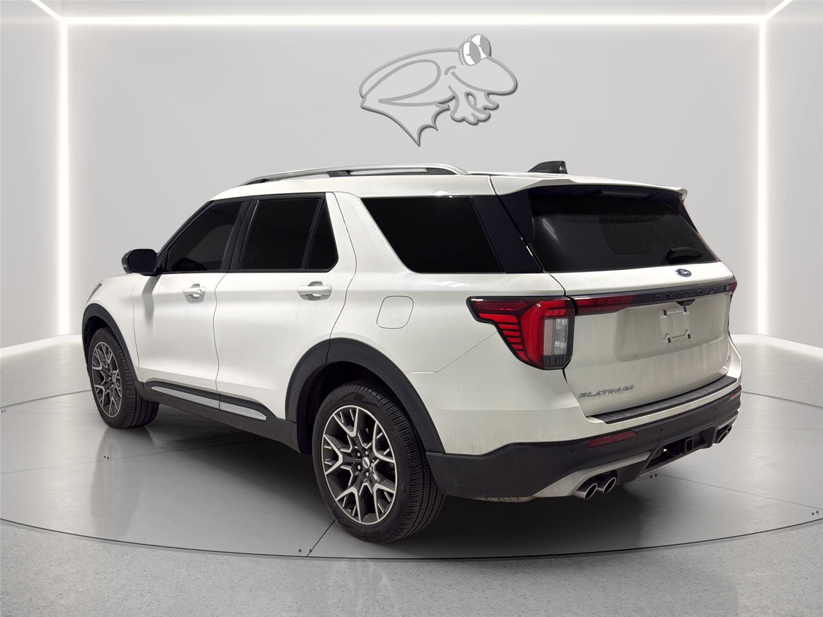 Used 2025 Ford Explorer Platinum w/ Ultimate Package AWD/4WD image 3