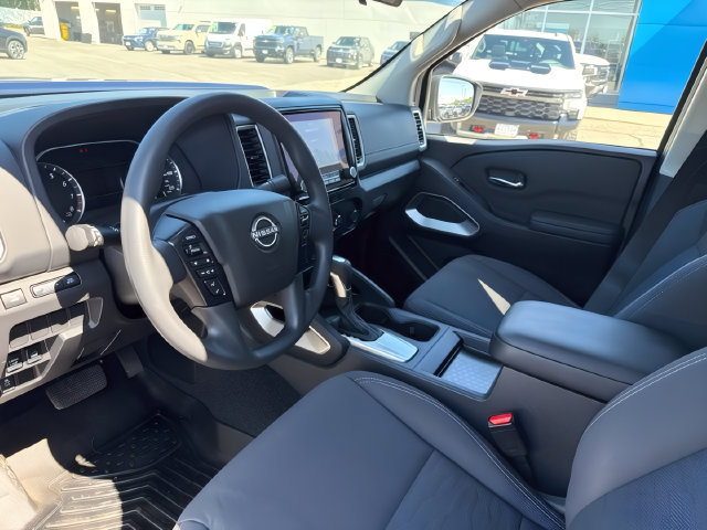 Used 2022 Nissan Frontier SV AWD/4WD image 14