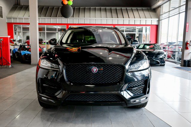 Used 2019 Jaguar F-PACE R-Sport image 2