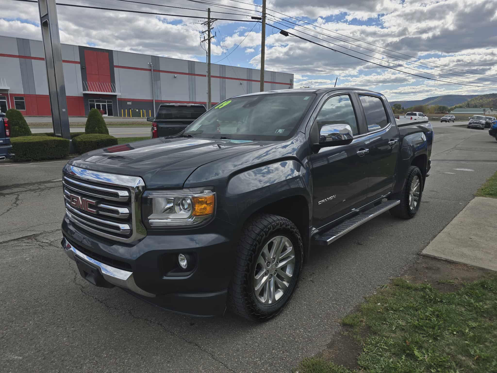 Used 2019 GMC Canyon SLT w/ Driver Alert Package image 8