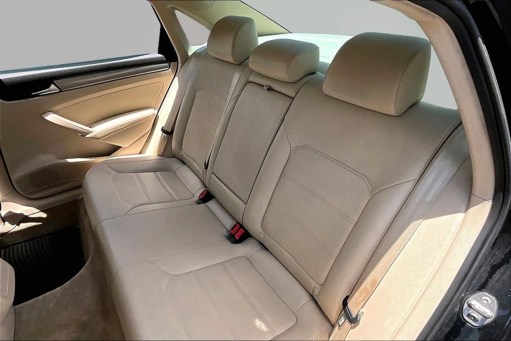 Used 2015 Volkswagen Passat 1.8T Limited Edition FWD image 14