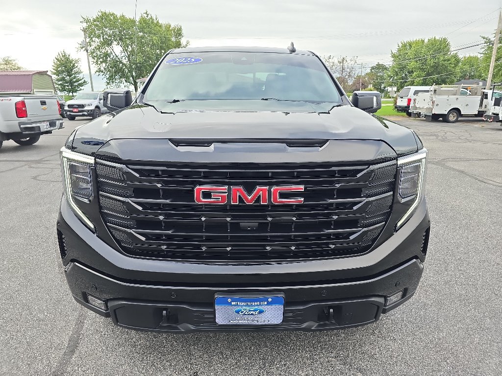 Used 2025 GMC Sierra 1500 Elevation w/ Elevation Premium Package AWD/4WD image 3