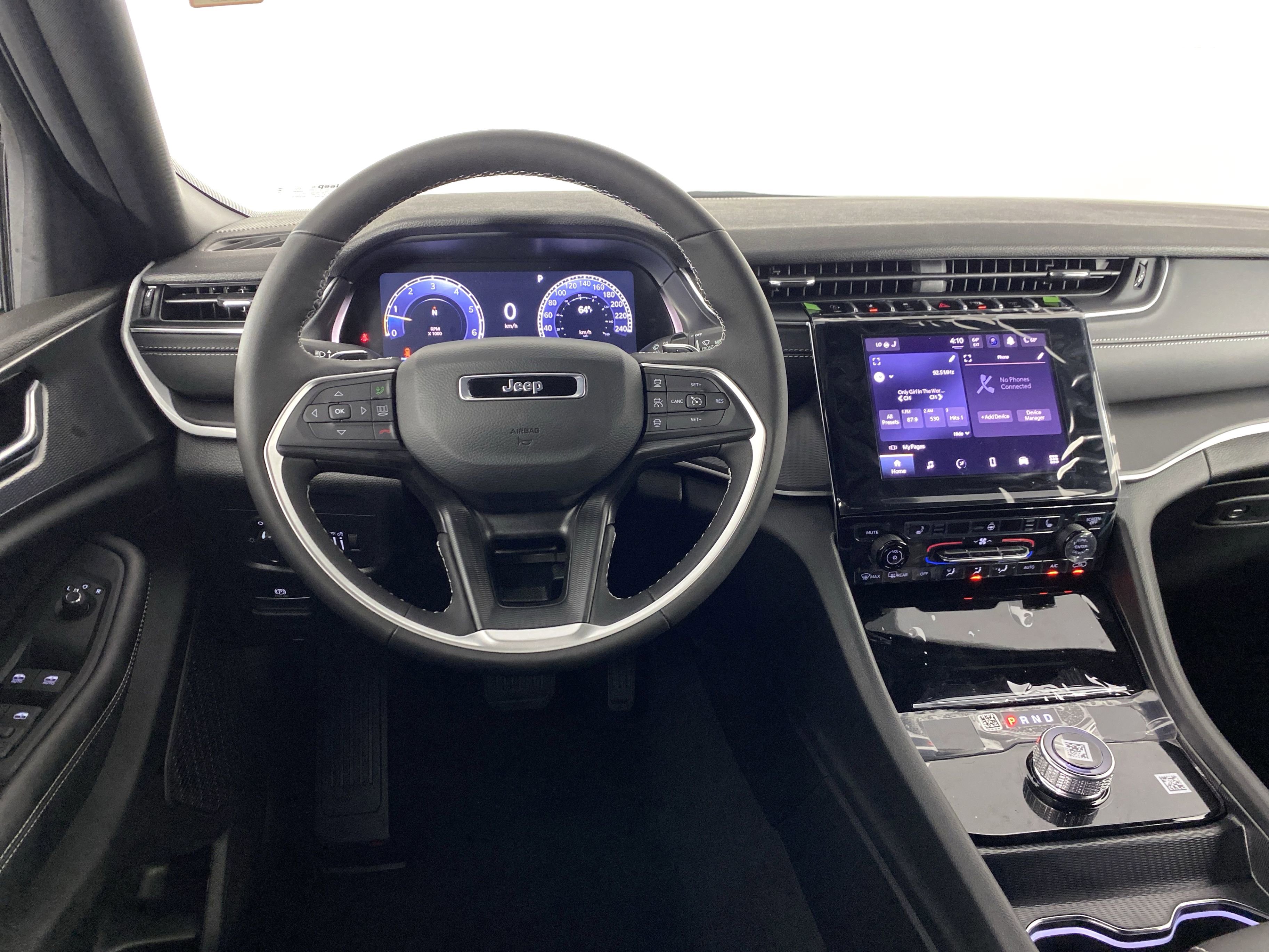 New 2025 Jeep Grand Cherokee L Laredo w/ Luxury Tech Group I image 17