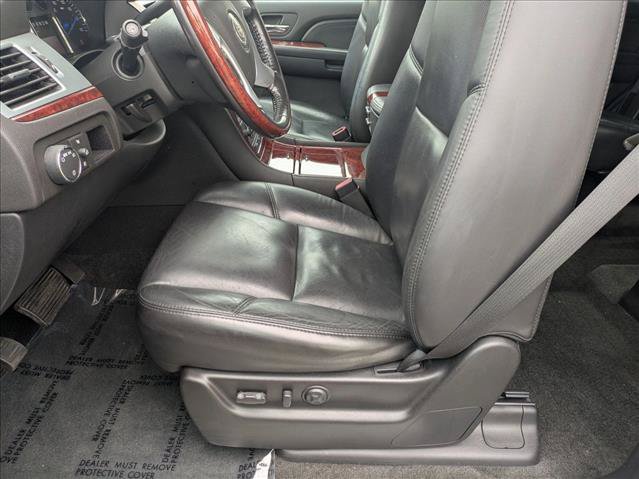 Used 2007 Cadillac Escalade AWD w/ Information Package image 16