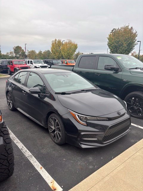 Used 2022 Toyota Corolla XSE FWD image 3