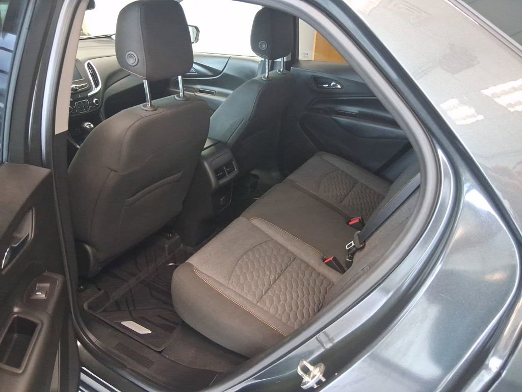 Used 2018 Chevrolet Equinox LT image 16