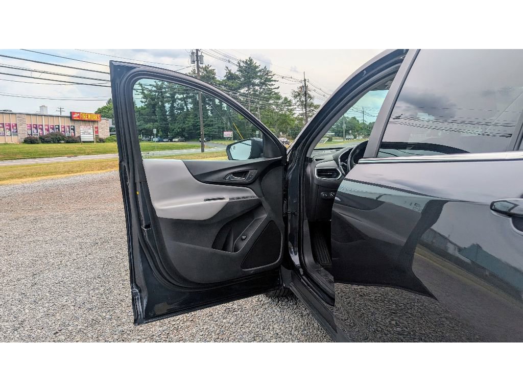 Used 2023 Chevrolet Equinox LT image 9