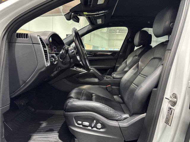 Used 2019 Porsche Cayenne AWD/4WD image 13