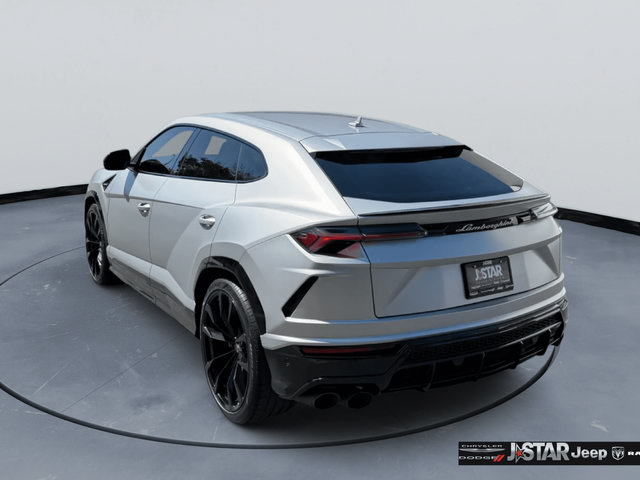 Used 2022 Lamborghini Urus AWD/4WD image 7