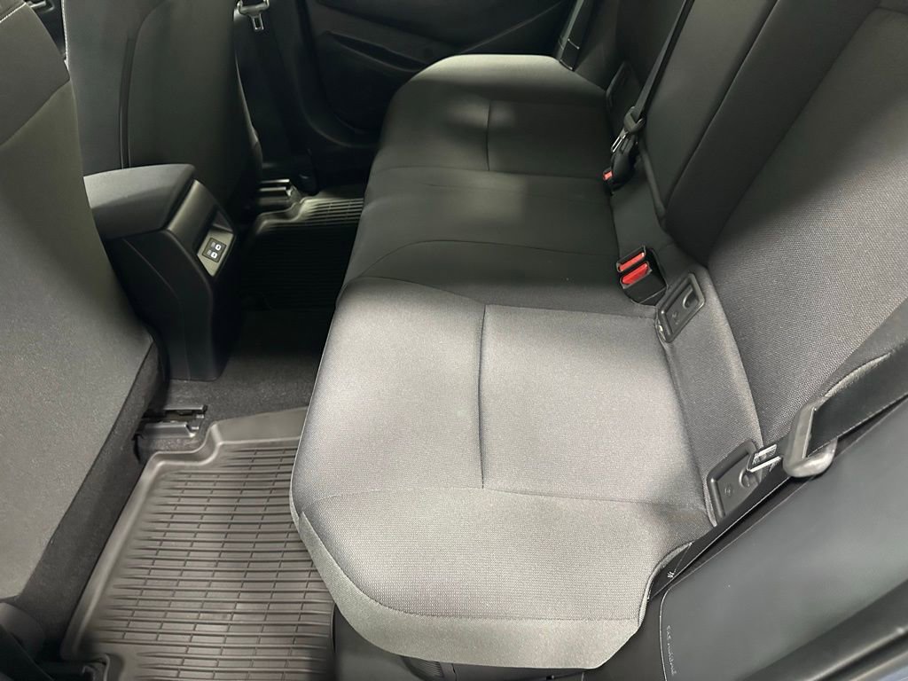 Used 2025 Toyota Corolla LE image 44