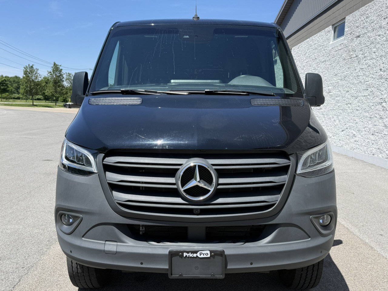 Used 2024 Mercedes-Benz Sprinter 2500 image 2