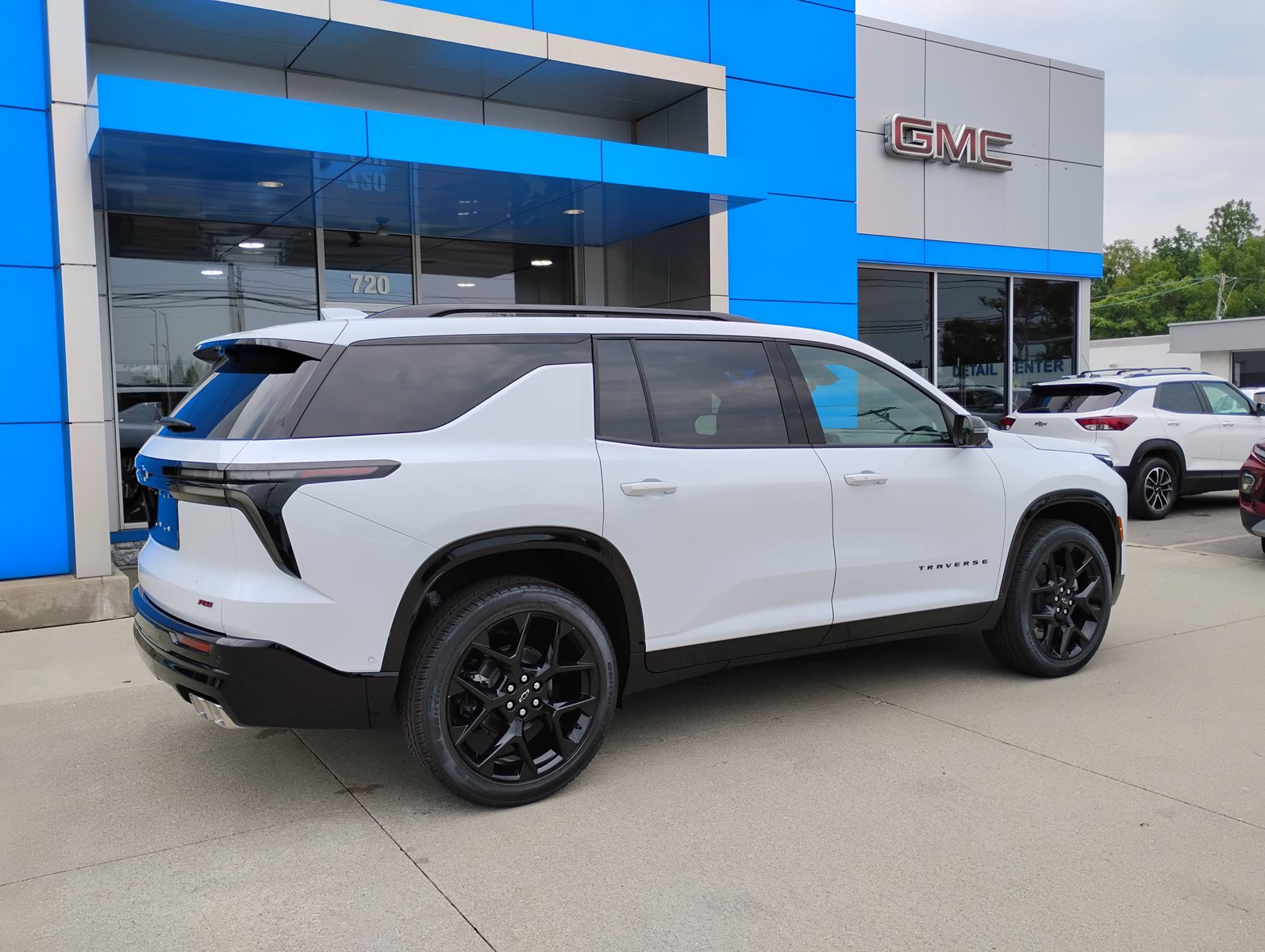 New 2026 Chevrolet Traverse RS FWD image 6