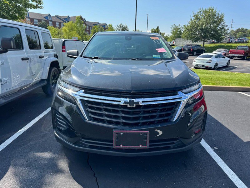 Used 2023 Chevrolet Equinox LS w/ LS Convenience Package AWD/4WD image 3