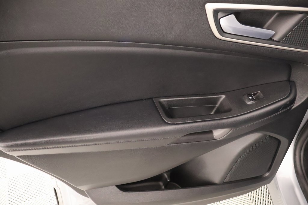 Used 2024 Ford Edge SEL image 16