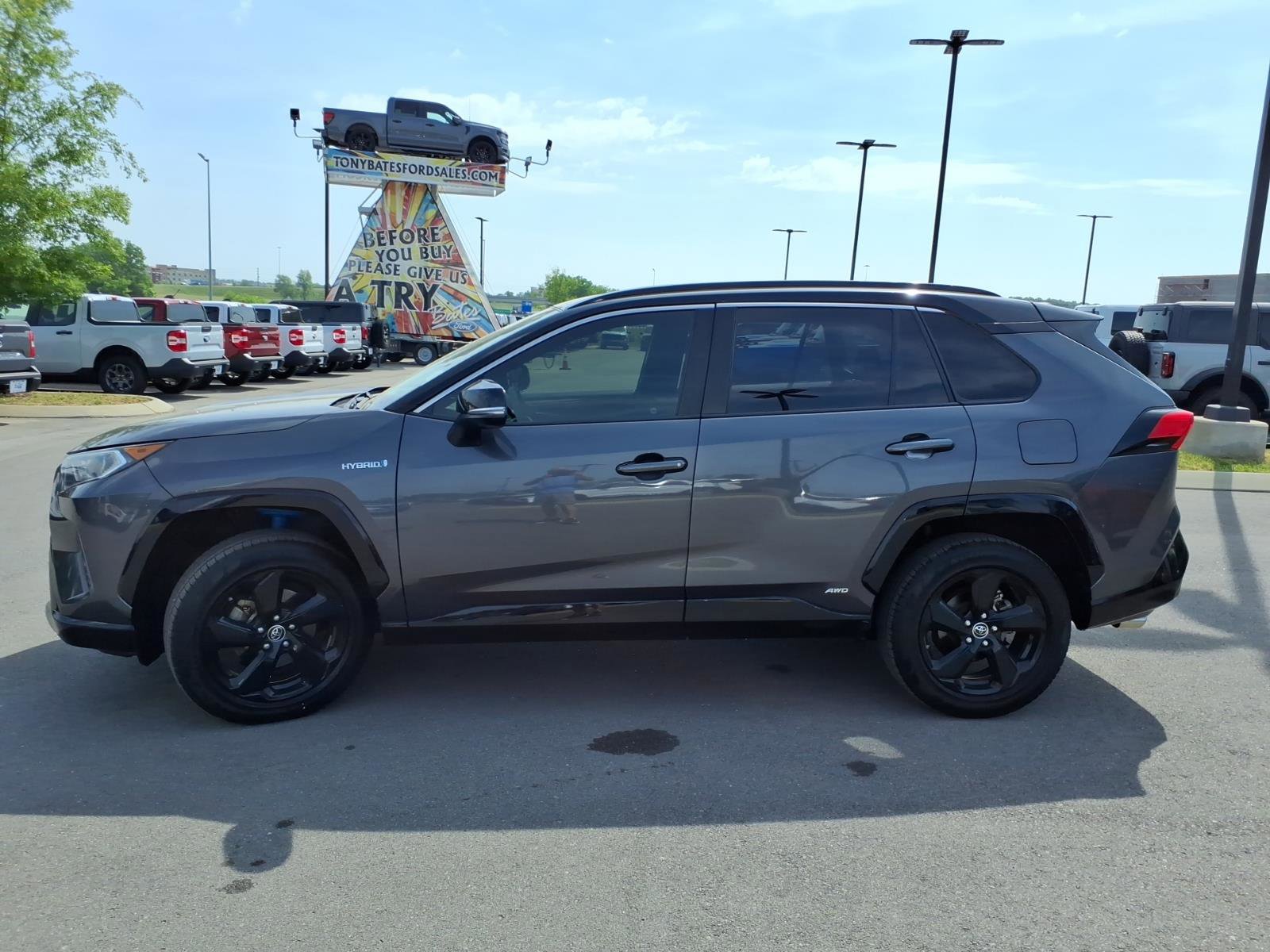 Used 2019 Toyota RAV4 XSE w/ XSE Weather Package AWD/4WD image 6