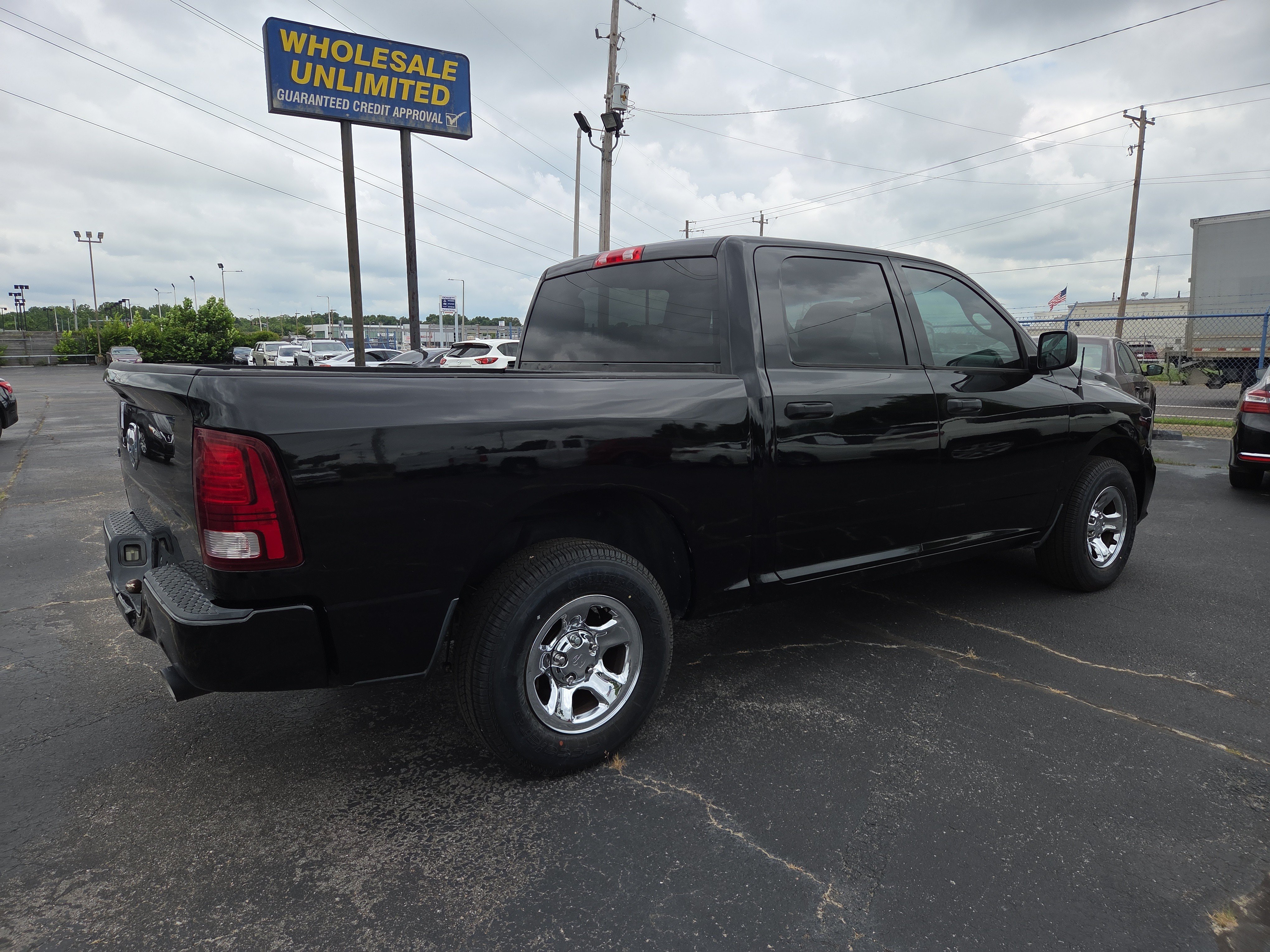 Used 2014 RAM 1500 Express w/ Black Ram 1500 Express Group RWD image 5