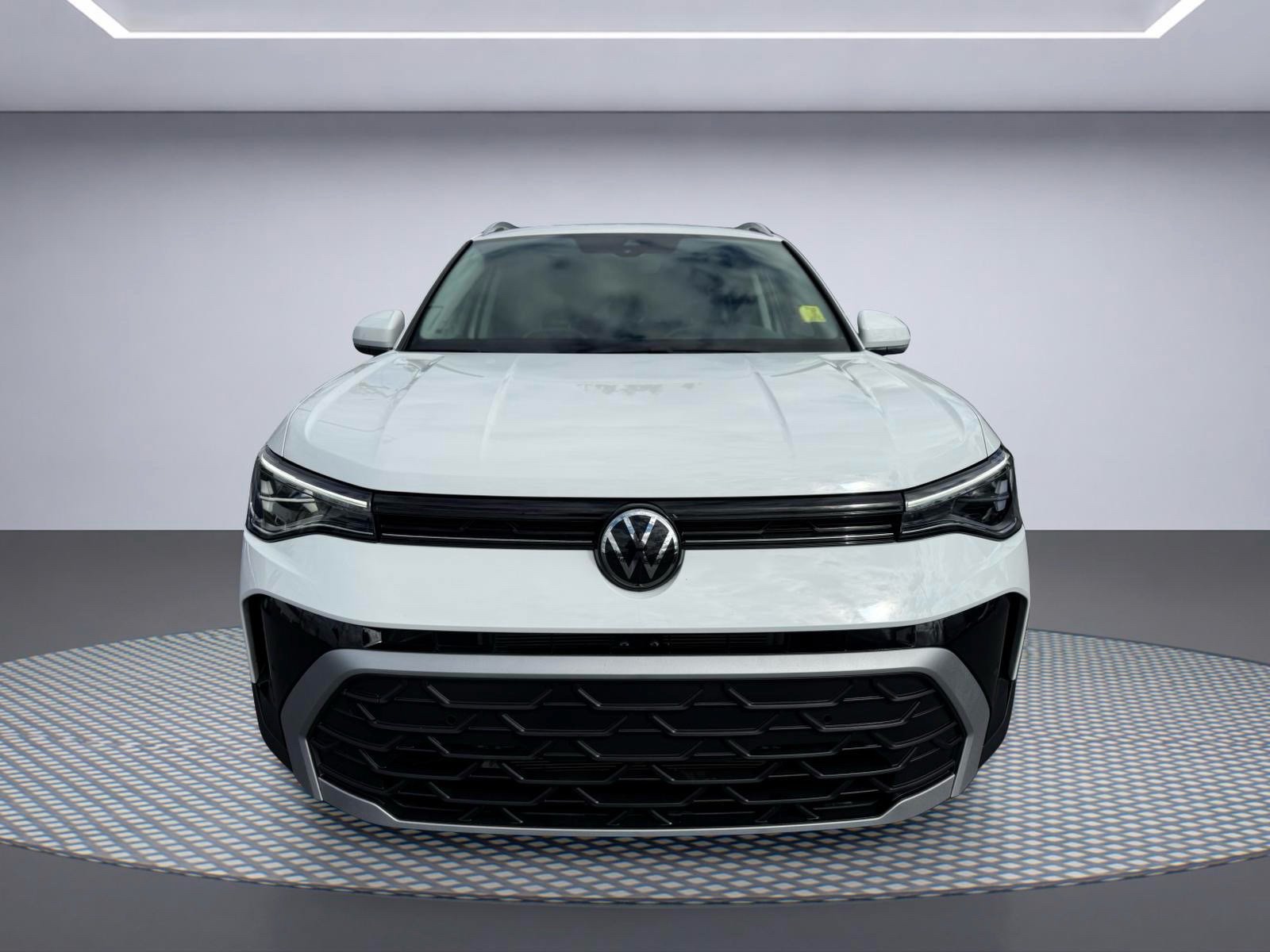 Used 2025 Volkswagen Taos SE AWD/4WD image 8