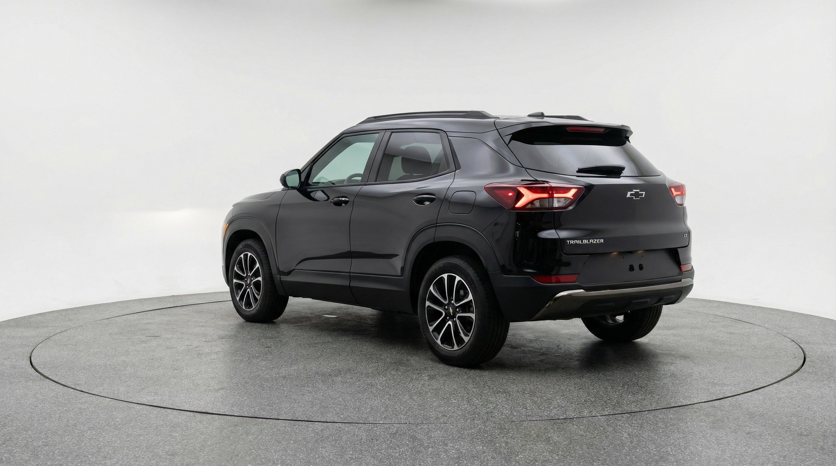 Used 2025 Chevrolet TrailBlazer LT FWD image 6