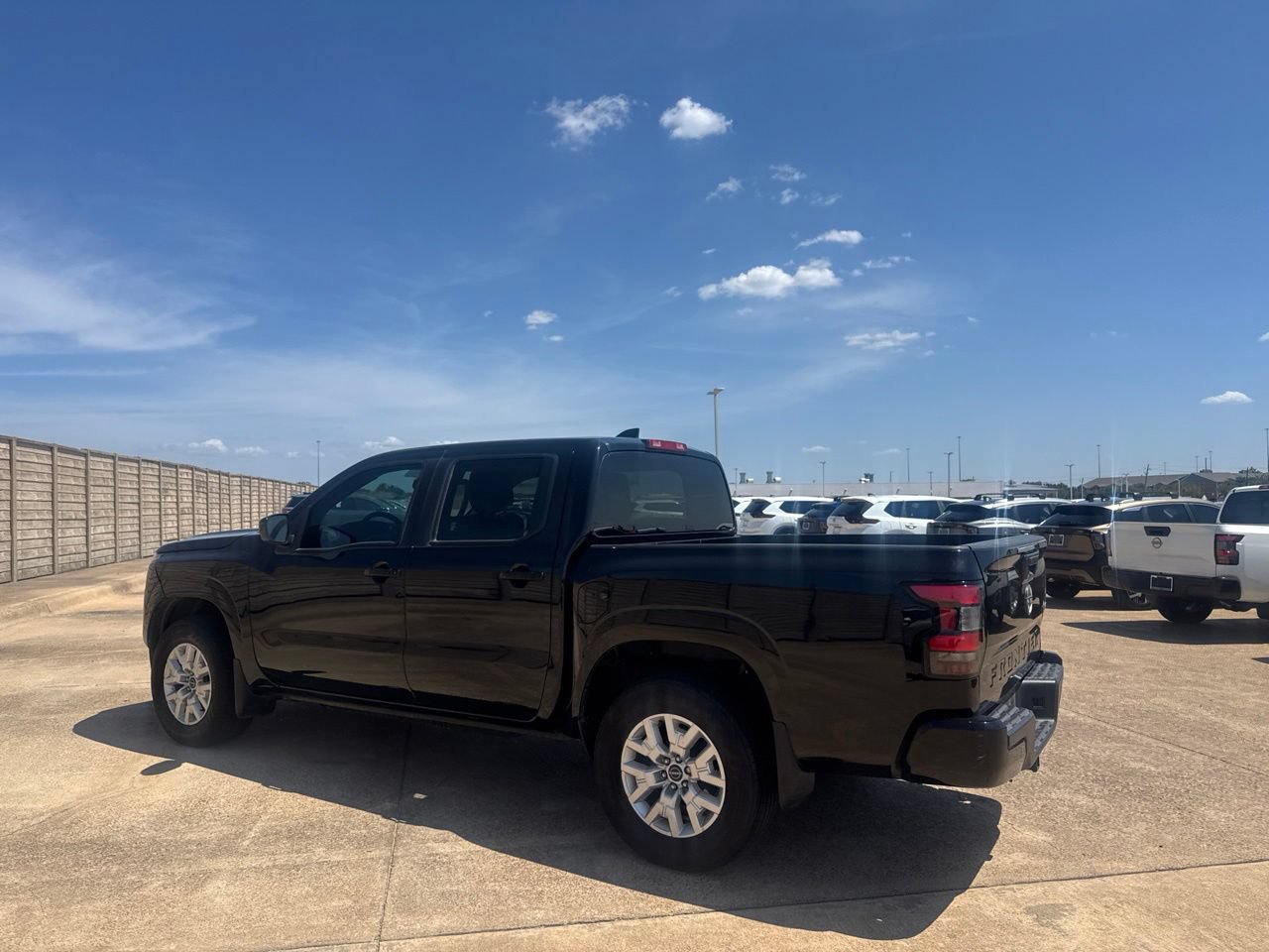 Certified 2022 Nissan Frontier SV AWD/4WD image 14