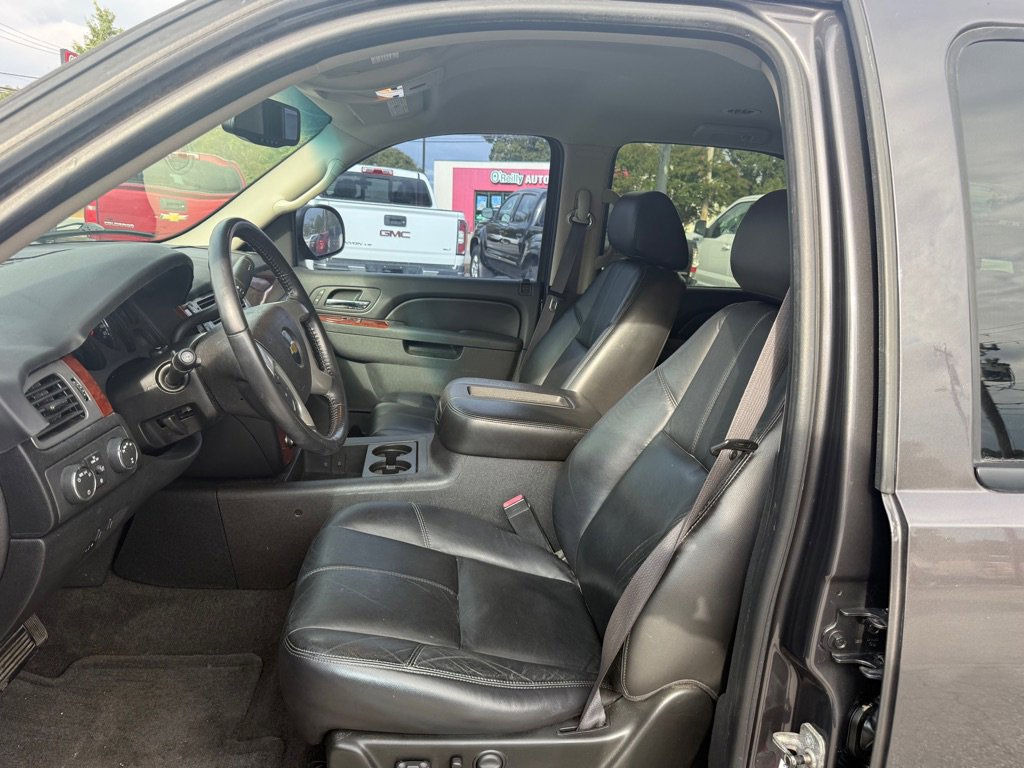 Used 2011 Chevrolet Tahoe LT w/ Luxury Package image 9