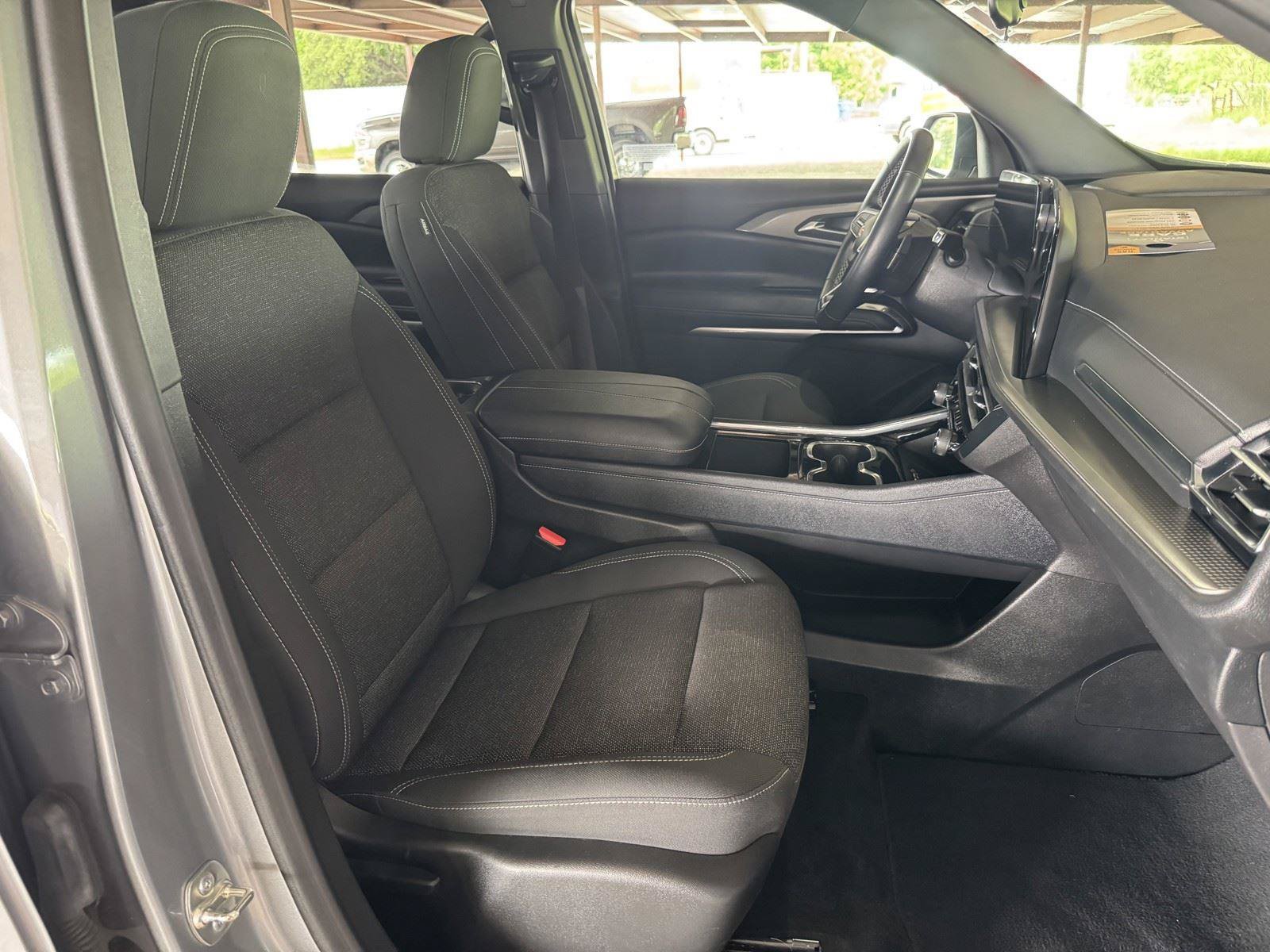 Used 2025 Chevrolet Traverse LT FWD image 45