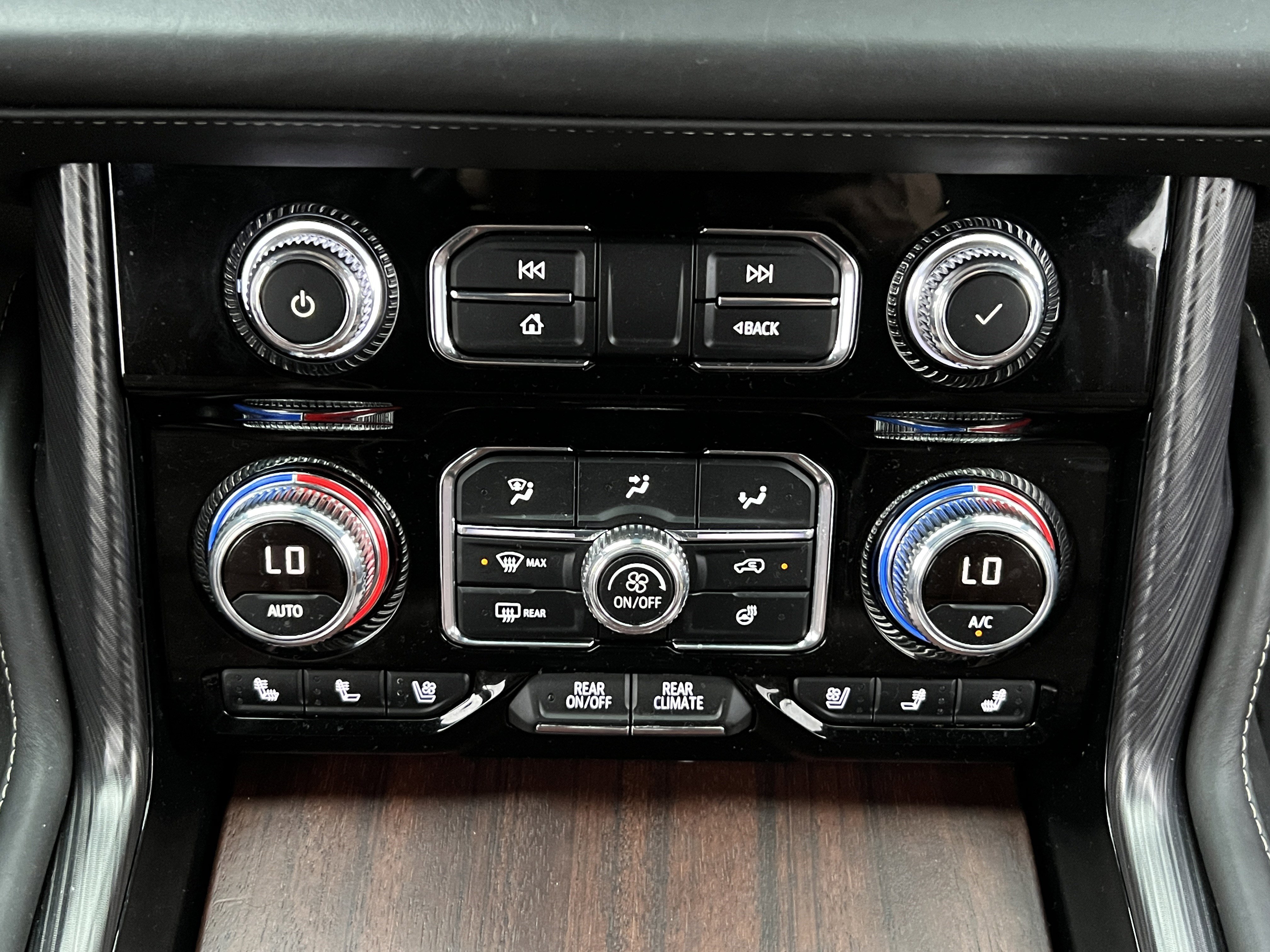 Used 2023 GMC Yukon XL Denali Ultimate w/ LPO, Floor Liner Package image 32