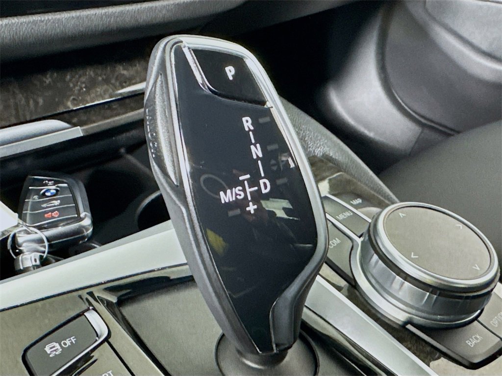 Used 2020 BMW 530i xDrive w/ Executive Package image 16